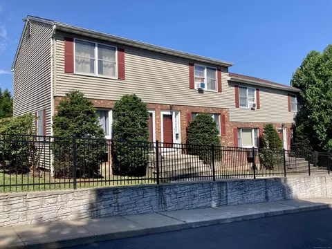 93 Divinity St #4, Bristol, CT 06010