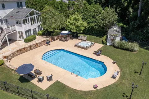 43 Franklin Ave, Derby, CT 06418