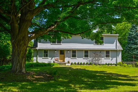 2 Hidden Ln, Sharon, CT 06069