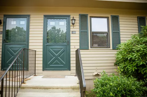 100 Village Ln #100, Branford, CT 06405