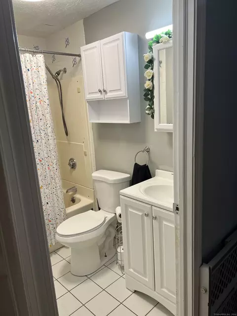 157 Downey Dr #A, Manchester, CT 06040