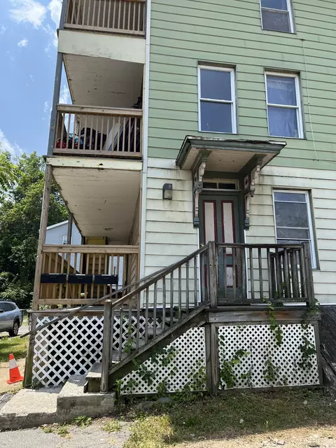 123 Chapman St, Willimantic, CT 06226
