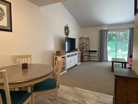 50 E Hill Rd UNIT 2K, Canton, CT 06019