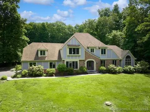 1476 Allen Ct, Cheshire, CT 06410