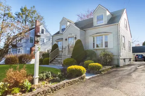 771 High St, Fairfield, CT 06824