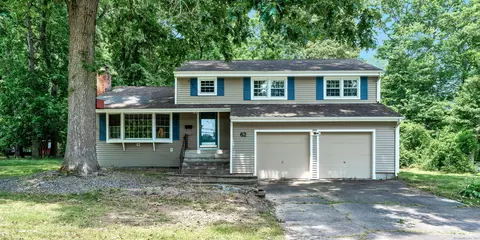 62 Robin Rd, Windsor, CT 06095