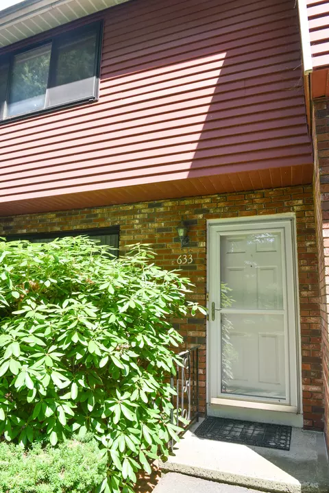 633 Churchill Dr #633, Newington, CT 06111