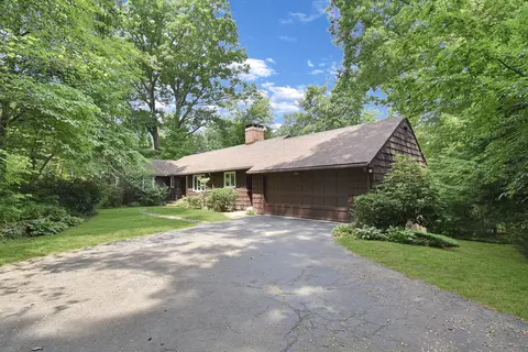 129 Tall Timbers Rd, Glastonbury, CT 06033