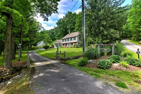 1144 Amity Rd, Bethany, CT 06524