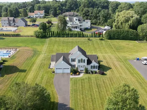 9 Grand View Dr, Enfield, CT 06082