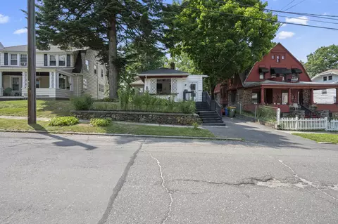 46 Windsor St, Waterbury, CT 06708