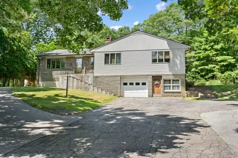350 Great Neck Rd, Waterford, CT 06385