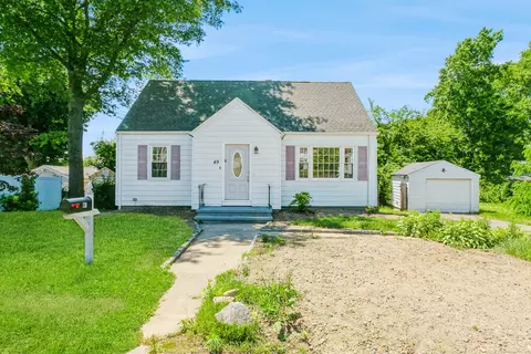 49 Lansing St, Bridgeport, CT 06606