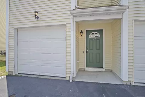527 W Thames St #54, Norwich, CT 06360