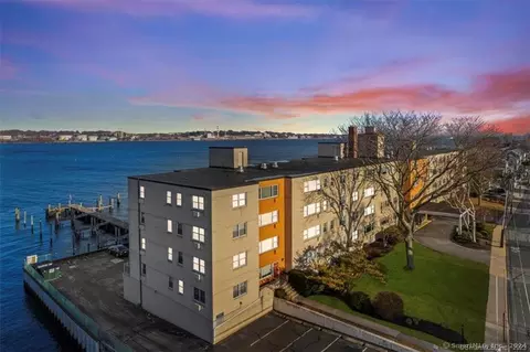 292 Pequot Ave #4E, New London, CT 06320