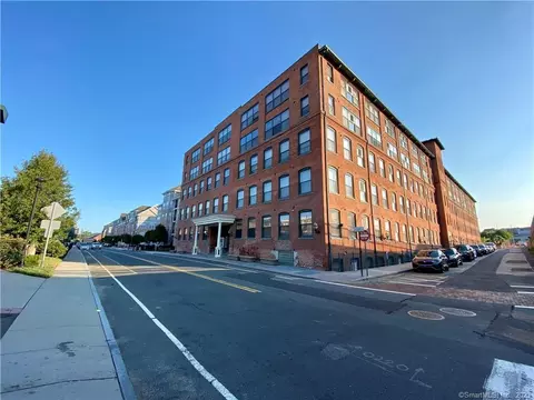 145 Canal St #402, Shelton, CT 06484
