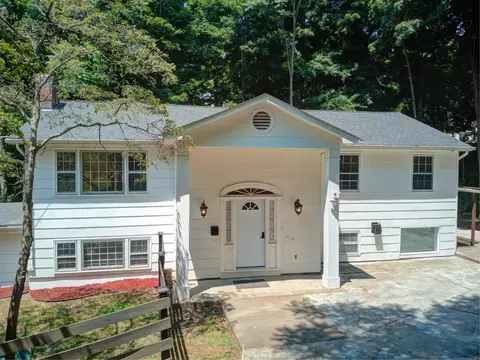 50 Carroll Ave, Norwich, CT 06360