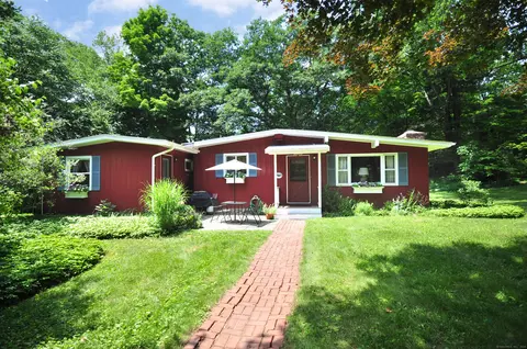 85 Higley Rd, Granby, CT 06090