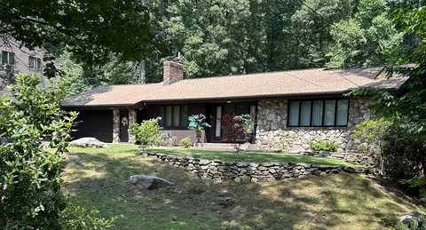 297 Ferguson Rd, Manchester, CT 06040