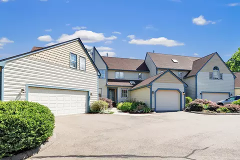 32 L Hermitage Dr #32, Shelton, CT 06484