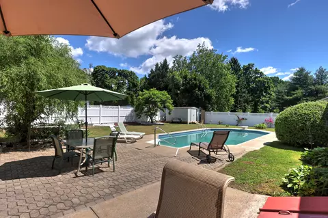 70 Bittersweet Ln, Stratford, CT 06614