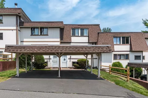 44 Shad Row #44, Suffield, CT 06078