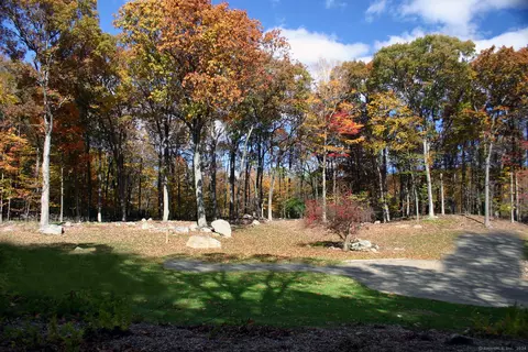 30 Huckleberry Hill Rd # L, New Canaan, CT 06840
