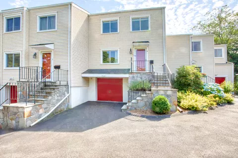 6 Nassau Pl #4, Greenwich, CT 06807