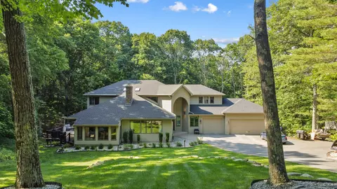 472 Stanley Dr, Glastonbury, CT 06033