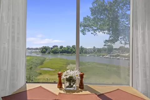 65 Quarry Dock Rd #65, Branford, CT 06405