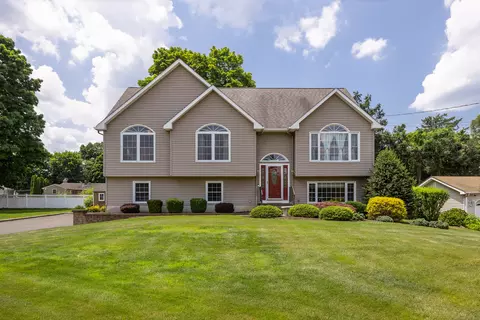 5 Karen Rd, Danbury, CT 06811