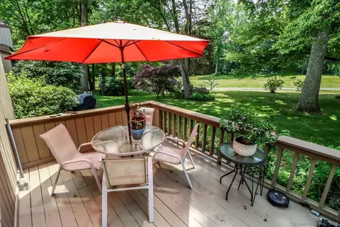 282 Agawam Dr #B, Stratford, CT 06614