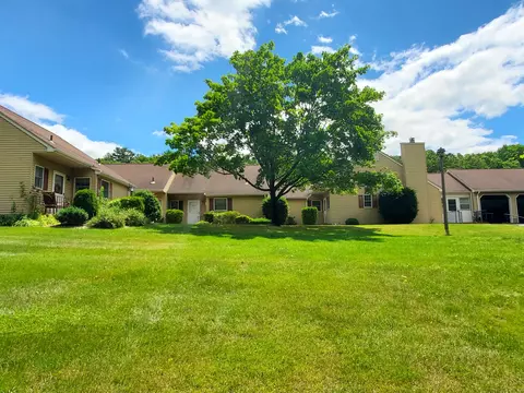 439 Millstream Dr #439, Vernon, CT 06066