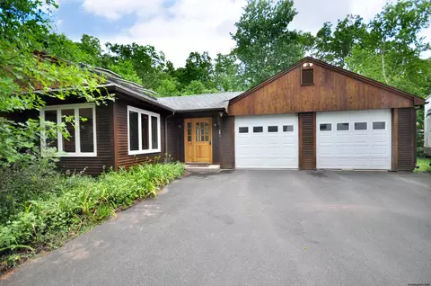 164 W Mountain Rd, Simsbury, CT 06092