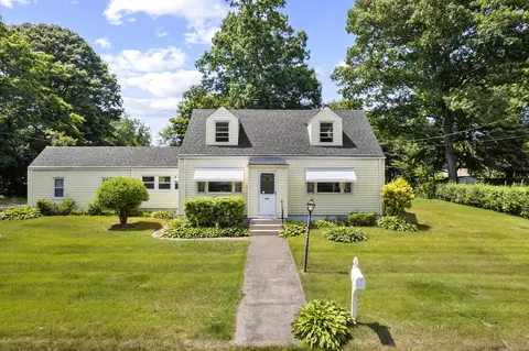 634 Bradley St, East Haven, CT 06512