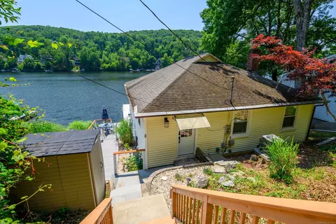 76 Pine Rock Rd, Southbury, CT 06488