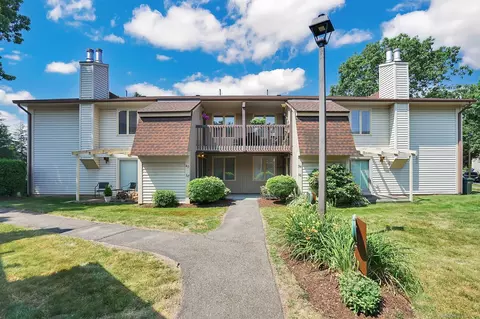 40 Little Oak Ln #40, Rocky Hill, CT 06067