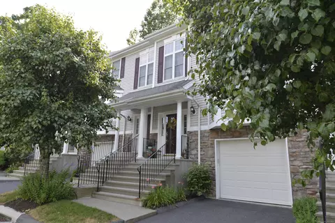 1103 Pinnacle Way #1103, Danbury, CT 06811