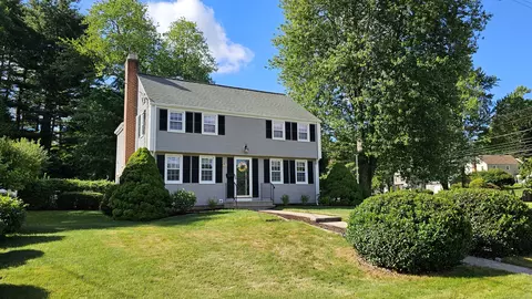 15 Surrey Way, West Hartford, CT 06117
