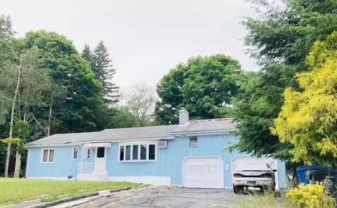 9 Marie Ave, Montville, CT 06382