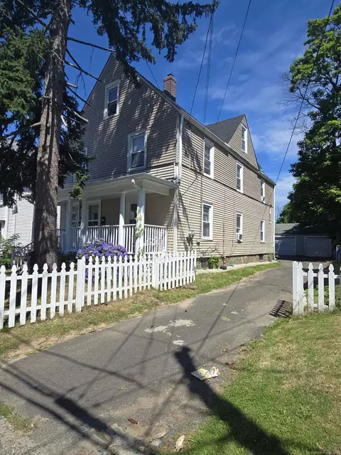 48-50 Roosevelt St, Hartford, CT 06114