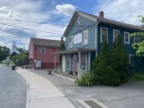 694-696 Main St, Plymouth, CT 06782