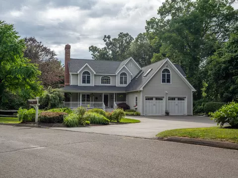 1 Laurel Hollow Rd, Guilford, CT 06437