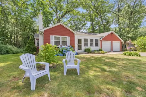 555 Oak St, East Hartford, CT 06118