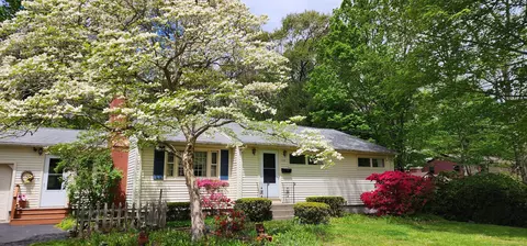 162 Canterbury Tpke, Norwich, CT 06360