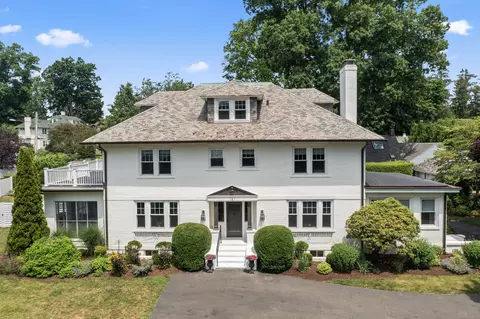 121 Fairview Ave, Stamford, CT 06902