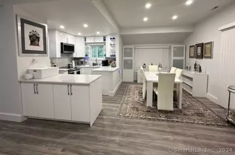 1016 Heritage Vlg #A, Southbury, CT 06488