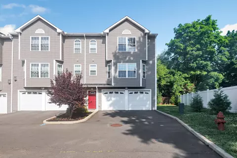 58 Leonard St #408, Meriden, CT 06451