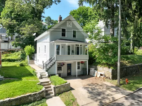 24 Stanners St, New London, CT 06320