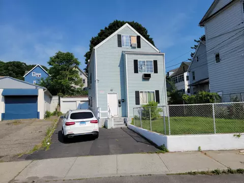 10 Violet St, Waterbury, CT 06704
